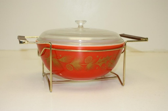 Vintage Pyrex 404 Red Golden Leaf Holly Pine Cone 4 Qt Holiday Bowl with Cradle and Lid