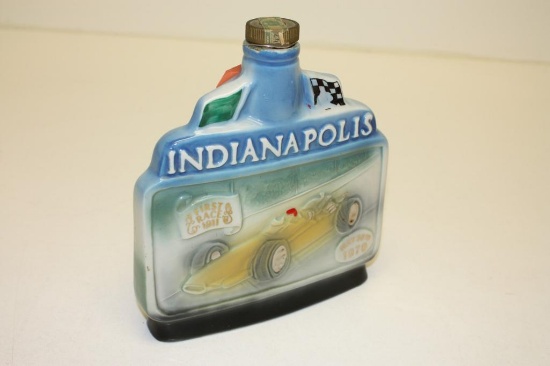Vintage Jim Beam Bourbon Whiskey Collector Bottle Decanter 1970 International Indianapolis 500