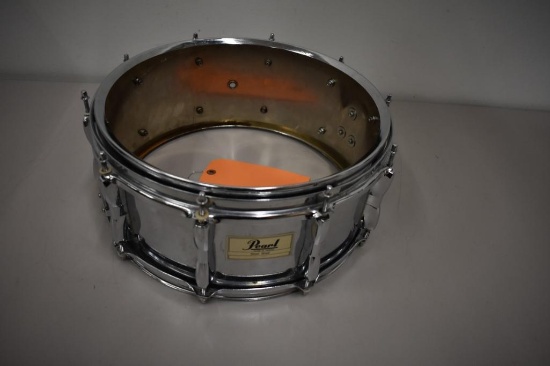 Vintage Pearl Steel Shell snare drum