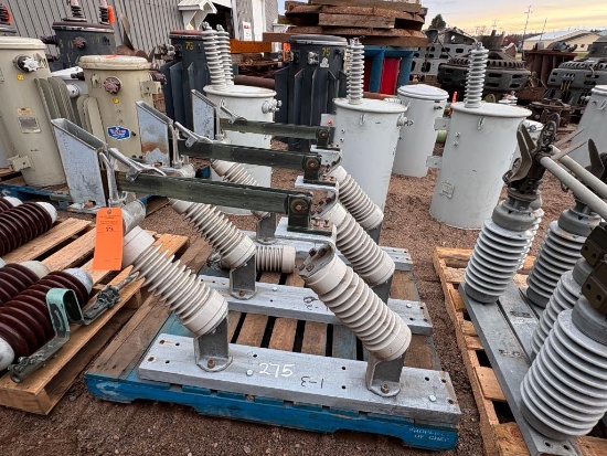 (3) Single Phase Side mounted Vertical mounted 34.5 KV Manually Operated Disconnect Switches