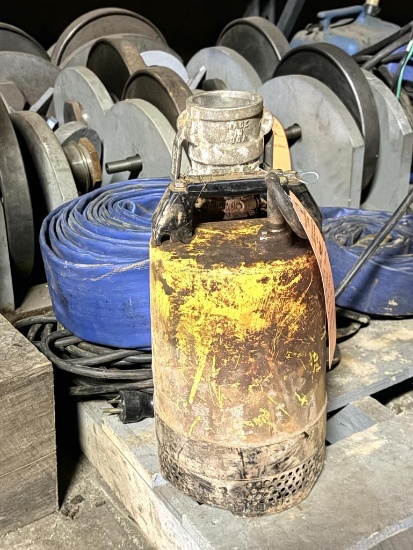 (2010) WACKER SUBMERSIBLE SUMP PUMP MODEL PS2-800, 82 GPM, 1 HP, S/N 589944