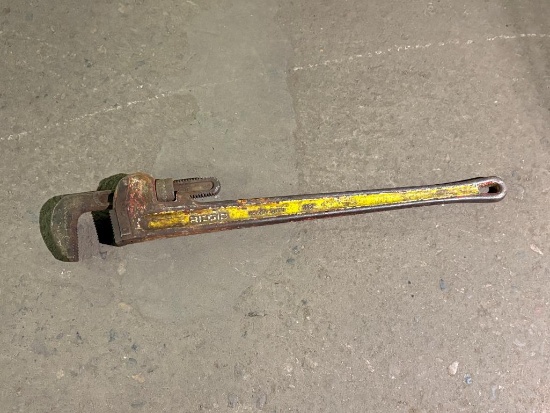 (1) HEAVY DUTY 36" RIDGID PIPE WRENCH
