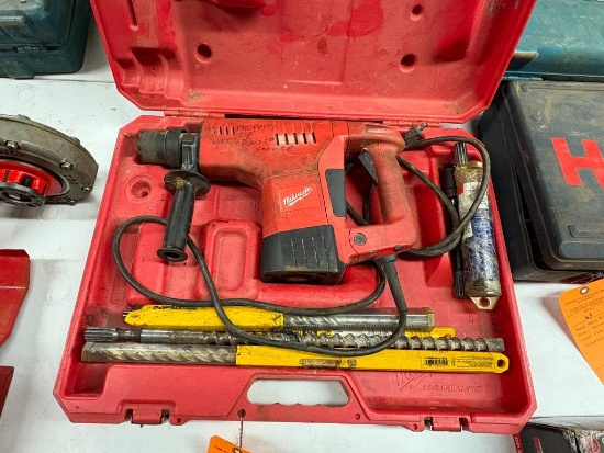 MILWAUKEE 1 1/2" ROTARY HAMMER, CAT NO 5318-21