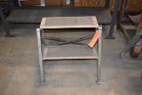 2-STEP STEPLADDER
