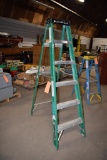 LOUISVILLE 6' FIBERGLASS LADDER (GREEN)
