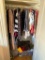 LOT WITH ASSORTED WOMEN'S CLOTHING: BLOUSES, JACKETS, VEST, ETC., AND