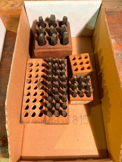 BOX WITH VINTAGE STAMPS: 1 SET OF 3/16" NUMBERS; 1 SET OF 3/16" LETTERS, AND