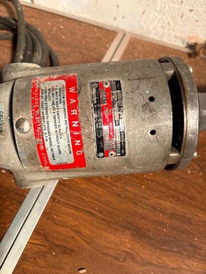 MILWAUKEE HEAVY DUTY ELECTRIC CAT 5240 STRAIGHT GRINDER