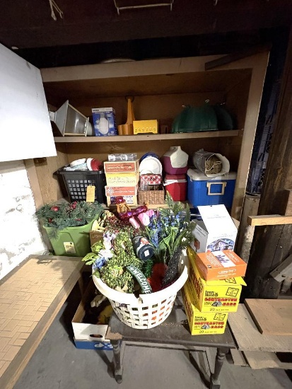 LOT TO INCLUDE HOLIDAY DECORATIONS, BLUE PLASTIC WATER CONTAINERS AND COOLERS,