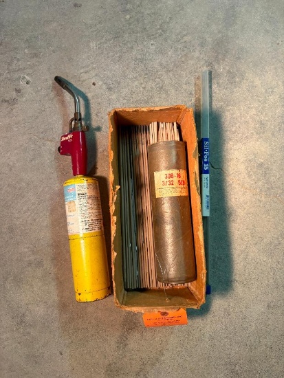 BOX W/WELDING RODS 6013 & 308#, 3/32