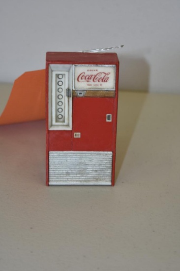 COCA-COLA AM TRANSISTOR RADIO SHAPED