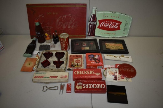 BOX WITH ASSORTED COCA-COLA MERCHANDISE