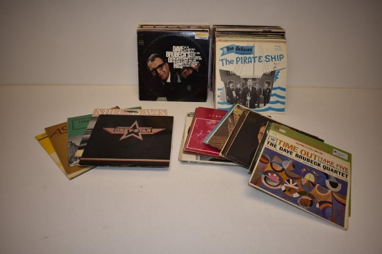 LARGE LOT OF 50+ VINYL LP RECORDS 33 ALBUMS