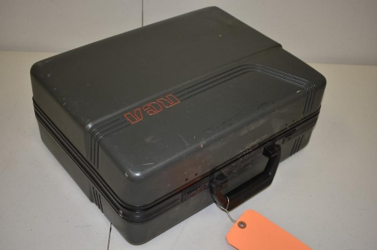Vintage RCA VHS Camcorder in Case w/ Charger + Batteries Model CC286