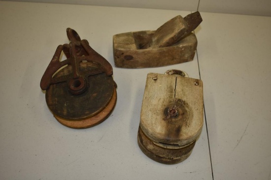 Lot of 2 Wooden Pulleys, one Hudson Pully And Wood Plainer