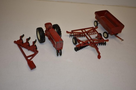 Vintage Ertl IH International Diecast Toy Tractor W/ Implements & Attachments