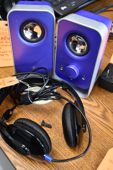 SET OF SPEAKERS, BLUE AND USB HEADSET