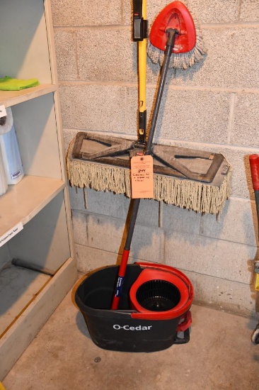 RUBBERMAID MOP, OCEDAR MOP AND BUCKET