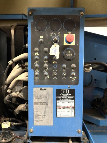 (2013) GENIE 2 MAN BOOM LIFT, MODEL S-40, 4X4, S/N S4013-18045, LP & GAS ENGINE, 500# TO 40' MAX