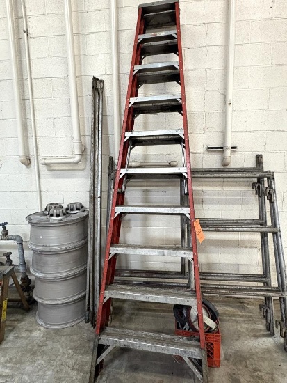 WERNER 10' DOUBLE SIDED STEP LADDER