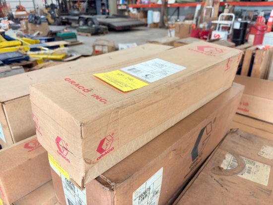 GRACO LUBE PUMP, P/N 204867, DESC: PUMP LUBT, HAND OPERATED, NEW IN BOX