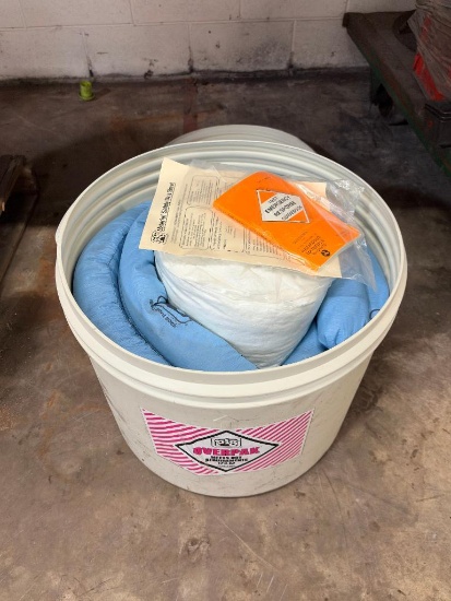 PIG EMERGENCY RESPONSE SAFETY MATERIAL SPILL KIT, 20 GALLON POLY CONTAINER