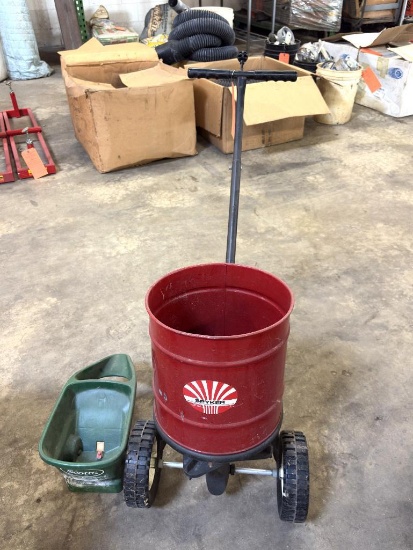 RED METAL SPYKER SPREADER W/SMALL HAND SPREADER