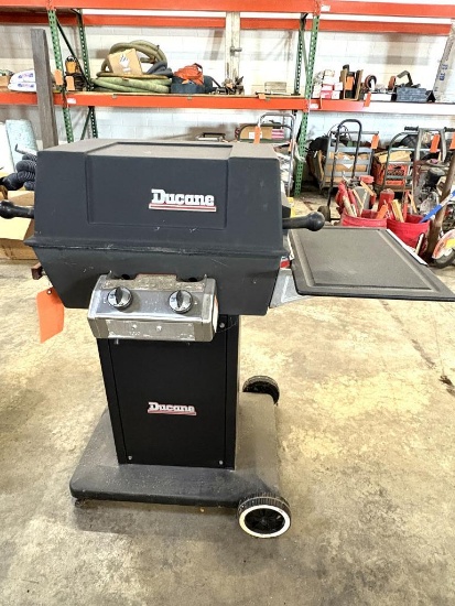DUCANE GRILL APPROX 18' X 37" X 40"