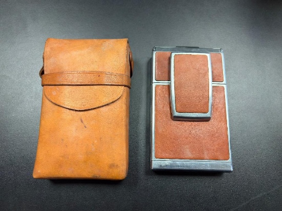 VINTAGE POLAROID 5X-70 INSTANT PHOTOGRAPHY WITH LEATHER CASE