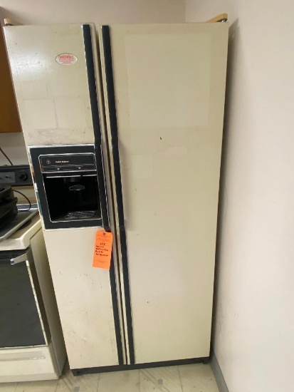 GE SIDE BY SIDE REFRIGERATOR