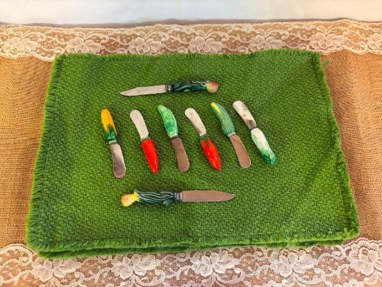 VINTAGE WOVEN AVOCADO PLACEMATS WITH SET OF ASSORTED MITSUBISHI CUTLERY AND MISC