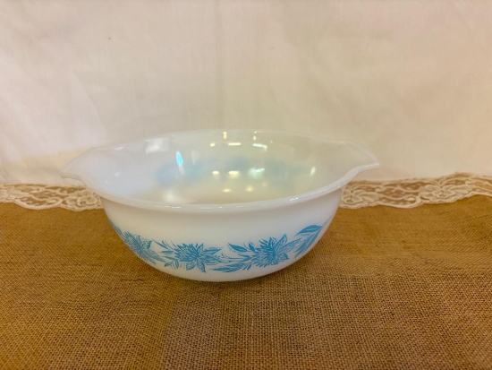 VINTAGE GLASBAKE MIXING BOWL, MILK GLASS "THISTLE CINDERELLA" SERIES WITH