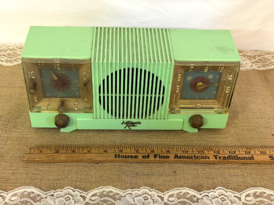 CLOISONNE GREEN MID CENTURY 1952 AUTOMATIC RADIO MFG TUBE AM RADIO, ELECTRIC