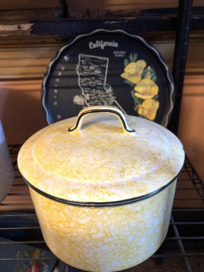 EXTREMELY SWEET YELLOW AND WHITE SPONGEWARE STANGL CAUGHLEY COVERED POT, 8.25" DIA X 5.25" T