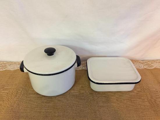 ANTIQUE ENAMEL COOKING POT WHITE APPROX 8.25" ACROSS, 6.5" TALL, ENAMELED COVERED DISH 8.25" X 7....