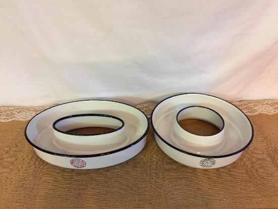 (2) EXCELLENT CONDITION JELLO/SALAD RING MOLDS BY CREAM CITY, ONE IS ROUND 10" AND ONE OVAL 12.5" L