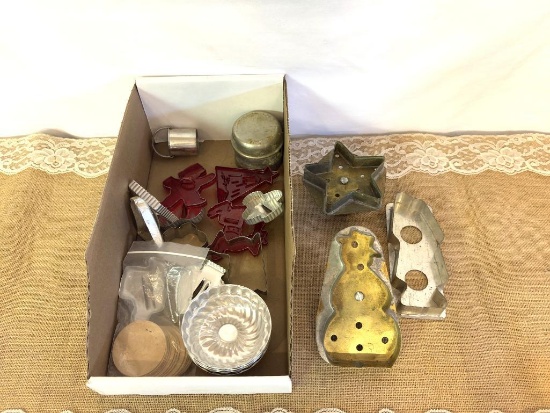 ANTIQUE JELLO MOLDS, COOKIE CUTTERS, HEAVY DUTY COOKIE CUTTER MADE OF BRASS W/WOOD HANDLES,