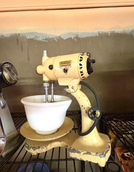 VINTAGE YELLOW ANTIQUE MIX MASTER WITH BEATERS AND MILK GLASS MIXING BOWL