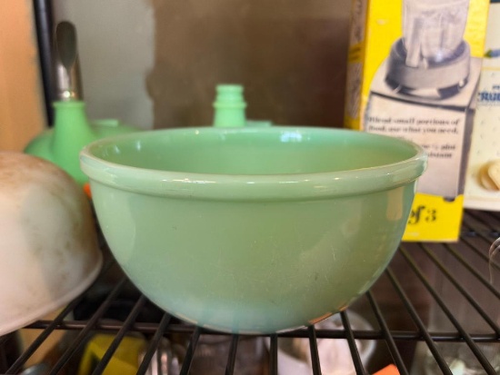JADEITE BOWL BY FIRE KING, 7"