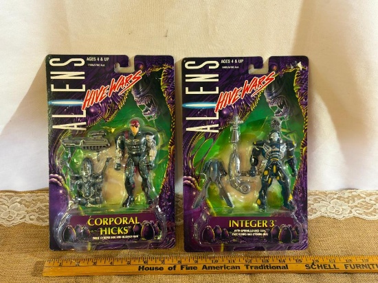 (2) ALIENS ACTION FIGURES- INTEGER 3", AND CORPORAL HICKS, NEW IN BOX