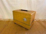 VINTAGE REVERE 555 AUTO MAGAZINE SLIDE PROJECTOR WITH CASE, FAN AND LIGHT, HARD CASE