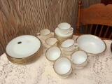 VINTAGE SET OF HEAT PROOF 22K GOLD ANCHOR GLASS (8) MINTY DINNER PLATES, SOME WITH ORIGINAL