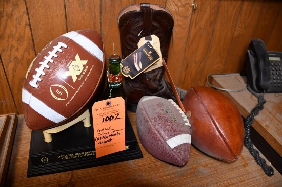 FOOTBALL COLLEGE SPONSOR (2) FOOTBALLS & BOOT
