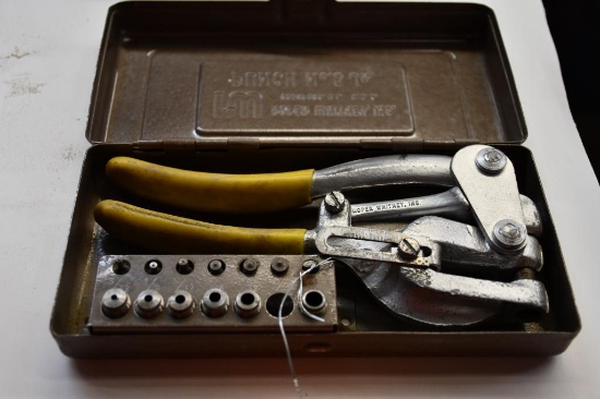 ROPER WHITNEY PUNCH SET NO. 5 JR. WITH METAL CASE - 2 PIECES ARE MISSING