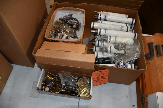 BOX W/UNASSEMBLED MICHELOB/MICHELOB LIGHT BEER TAP HANDLE PARTS (STEMS, MEDALLIONS, HUPS)