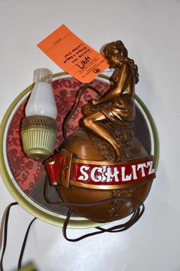 SCHLITZ WALL PLAQUE & ROUND LIGHTED SIGN