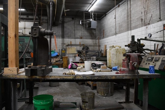 FAMCO ARBOR PRESS, 12" THROAT W/WORKBENCH & 6" COLUMBIAN VISE ON SWIVEL BASE