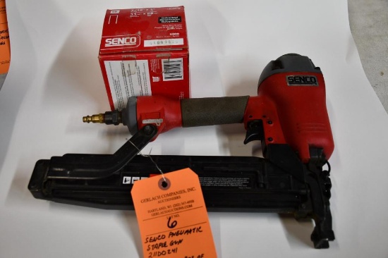 SENCO PNEUMATIC STAPLE GUN 211D0241 WITH PARTIAL BOX OF SENCO 11MM STAPLES