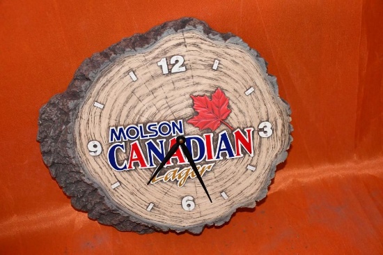MOLSON CANADIAN LAGER BATTERY OPERATED CLOCK W/BOX