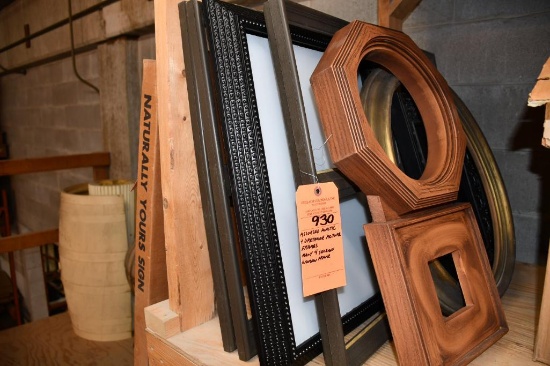 ASSORTED PLASTIC & URETHANE PICTURE FRAMES, MANY 4 SECTION WINDOW FRAME